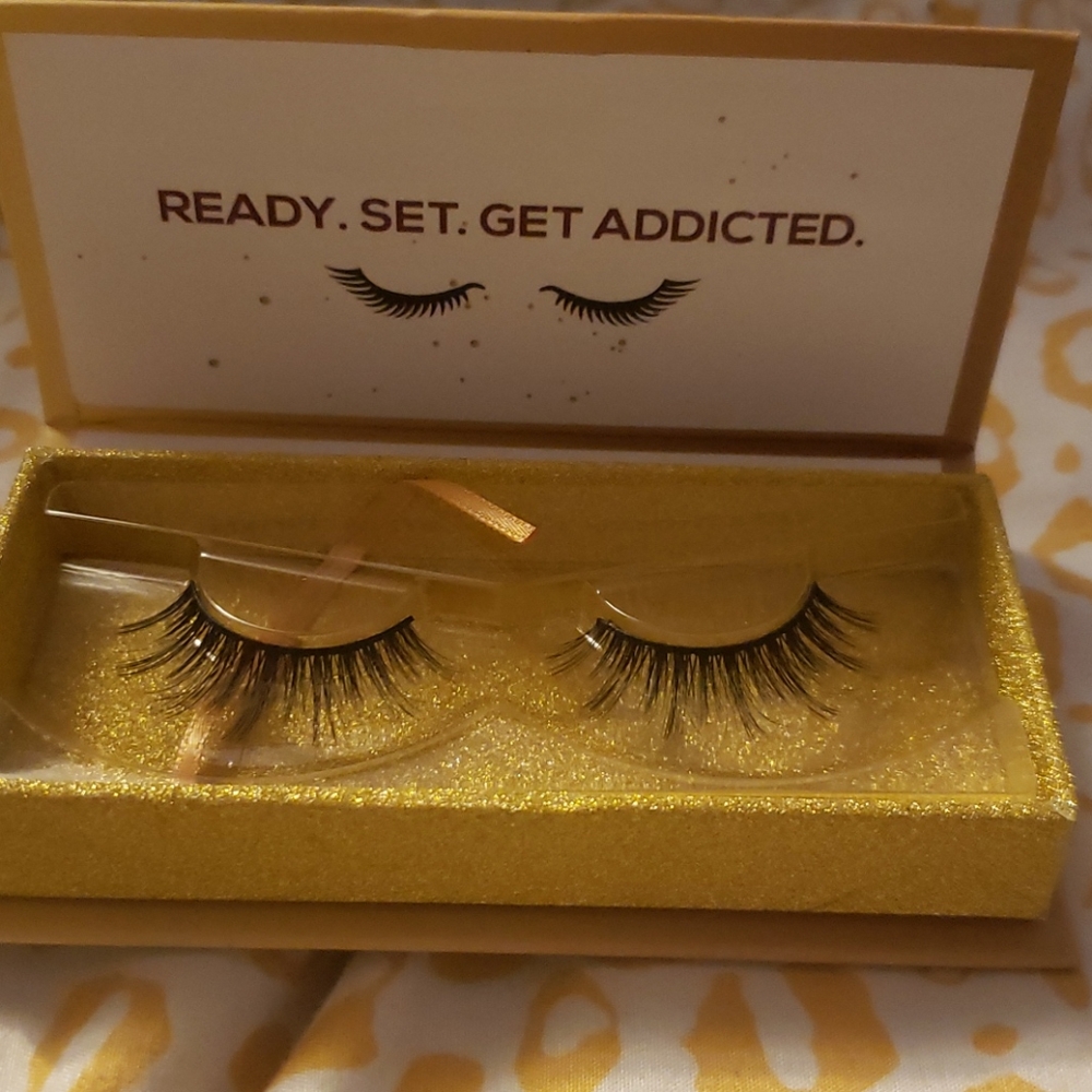 Lashaholic Luxury Lashes in Instaglam